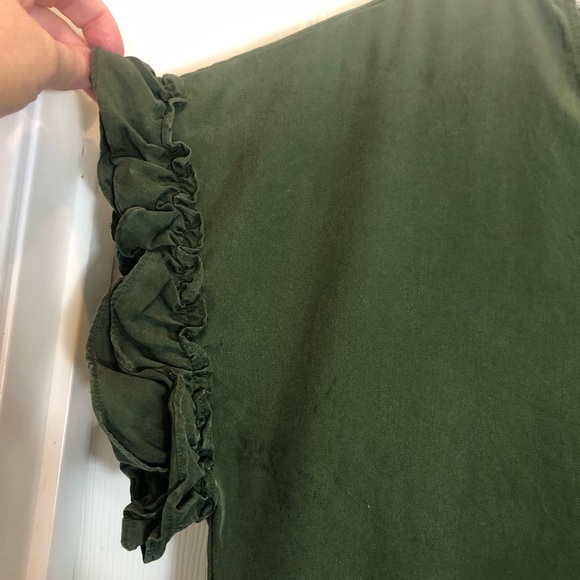 Cremieux Ruffle Short Sleeves with V-Neck Dress. Size Small - Picture 8 of 9